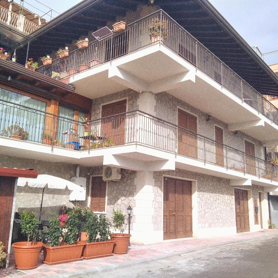 Casa Luca Apartment Forza dʼAgro Екстериор снимка